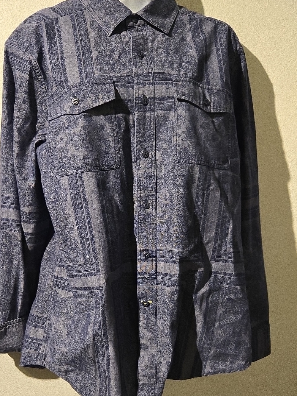 VTG . TAILORED FIT SEAN JOHN 100% COTTON SZ. LARGE LONG SLEEVE SHIRT